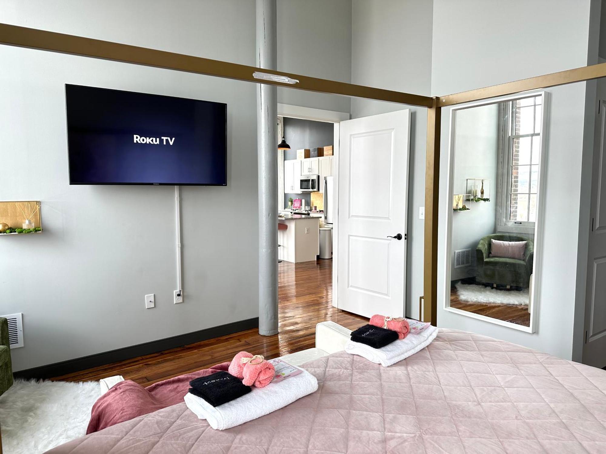 2Br 2Br Le Chateau 505 Lux Penthouse In A Historic Building Utica Buitenkant foto