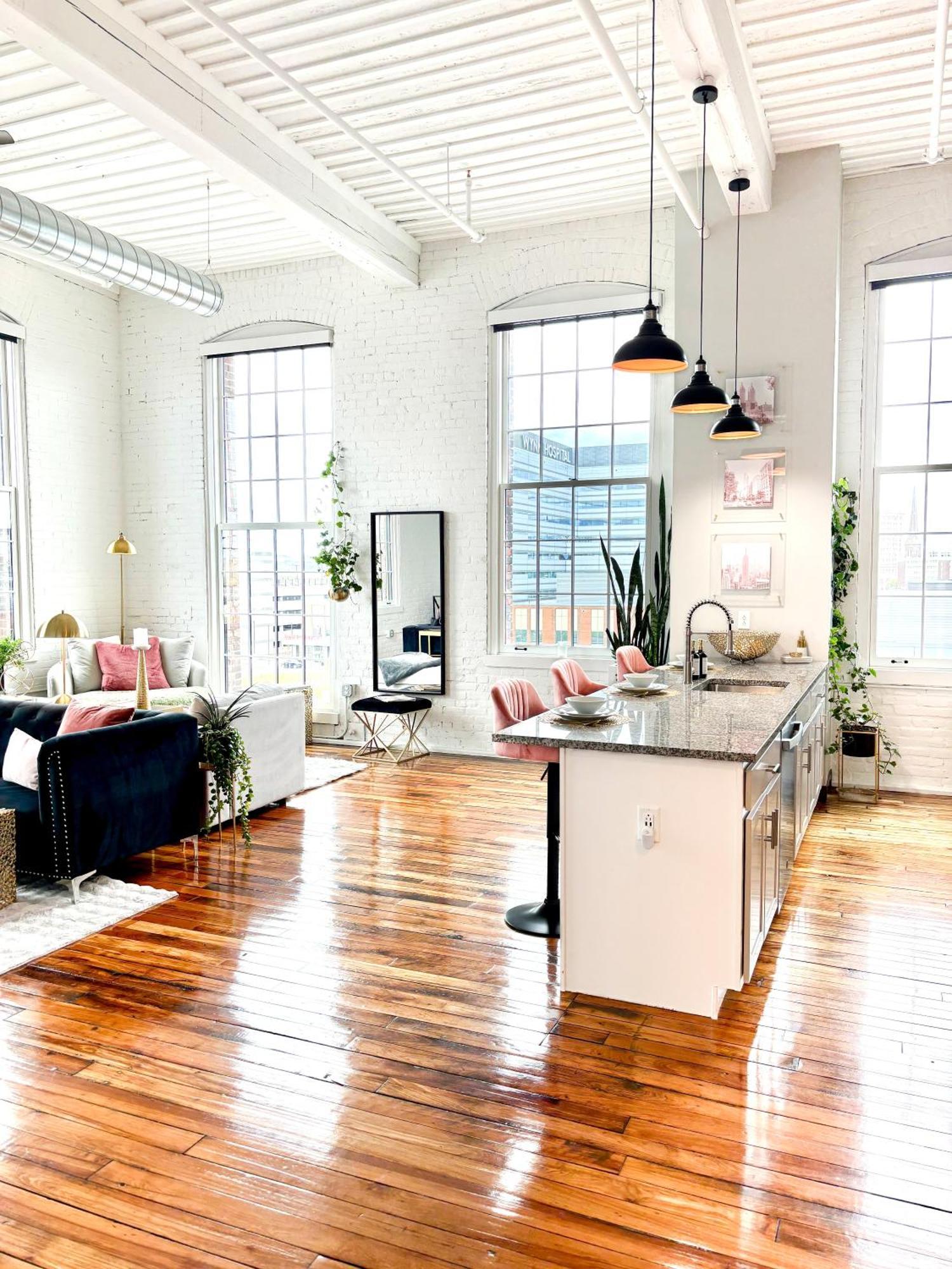 2Br 2Br Le Chateau 505 Lux Penthouse In A Historic Building Utica Buitenkant foto